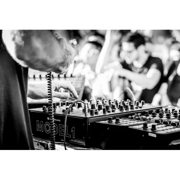 Playdifferently MODEL 1 – Image 3