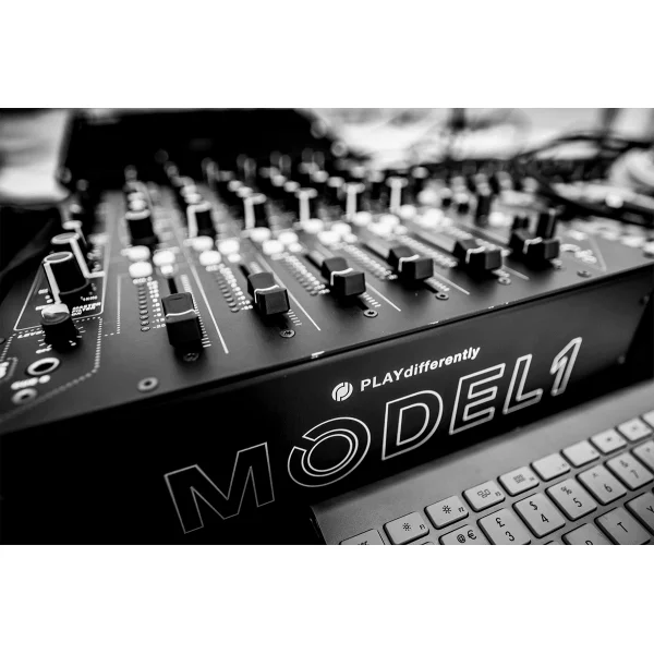 Playdifferently MODEL 1 – Image 4
